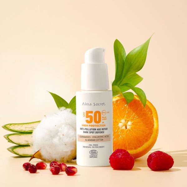 Protector Solar Facial SPF 50 con color (SAND) - Imagen 3